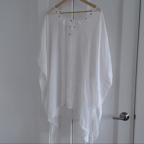 Sheer white Flowy tunic with embellished neckline - Picture 3 of 9